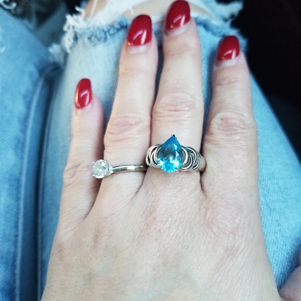 Gorgeous light blue sapphire size 8